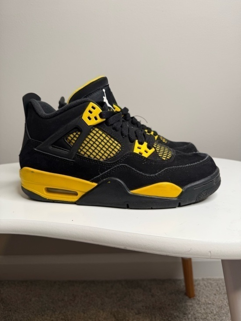 Jordon 4 Retro Grade School Kids Black and Yellow Sneakers